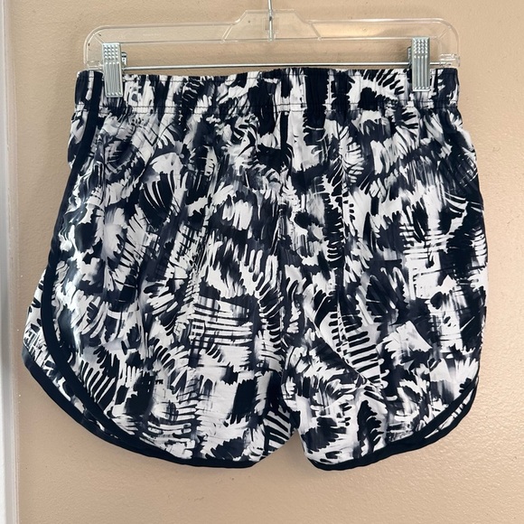 Set of 2 Calvin Klein Women’s Black/White Lined Athletic Shorts Size Small - Picture 5 of 8